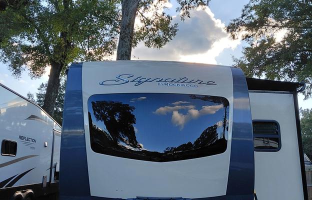 2020 Forest River RV Rockwood Signature Ultra Lite 8329SS RV rental photo 1