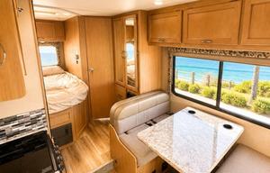 2018 FOUR WINDS 22E with STANARD DL