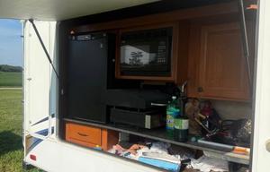 Family friendly bunk house 5th wheel camper