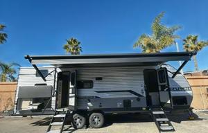 T5 2025 Catalina Legacy Sleeps 10-Premium-Auto LEV