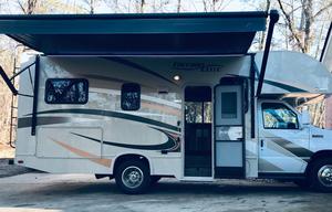 2017 Thor Motor Coach Freedom Elite 23H