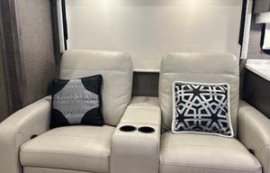 2021 Thor Motor Coach Challenger 35MQ