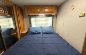 34’ Windsong RV – Low Miles, Sleeps 7