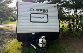 2019 Coachmen RV Clipper Ultra-Lite 17FQ RV rental photo 2