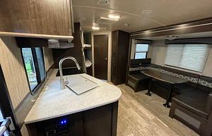 Spacious Clean 27.7' Travel Trailer w/ slide-out
