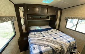 2019 Shadow Cruiser 30'