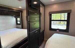 Stress free Luxury Camping/Fully Stocked
