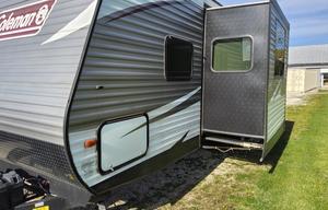 2017 Dutchmen RV Coleman Lantern Series 300TQ