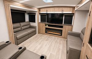 Meet "Ginger" Sleeps 6 Comfortably!