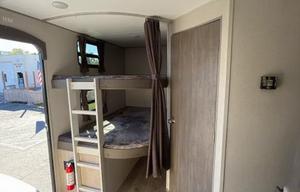 T5 2025 Catalina Legacy Sleeps 10-Premium-Auto LEV