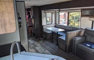 Family and Pet friendly mobile bunkhouse Mansion!