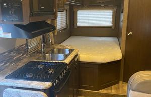 2017 Thor Motor Coach Freedom Elite 23H