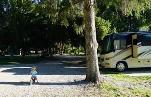 Enzo: New, Kid friendly, 2 full bath, washer/dryer