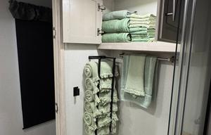 King Bed W/ King SIZE Space! FR sandpiper 3990fl