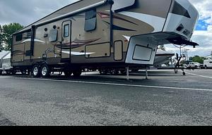 2015 Keystone RV Cougar 330RBK