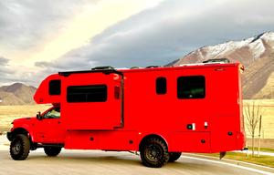 DeMonte—Luxury 4x4  Dynamax Isata 5 Extreme