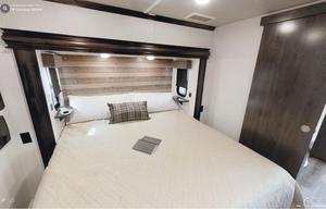2020 Forest River 5th wheel with washer and dryer
