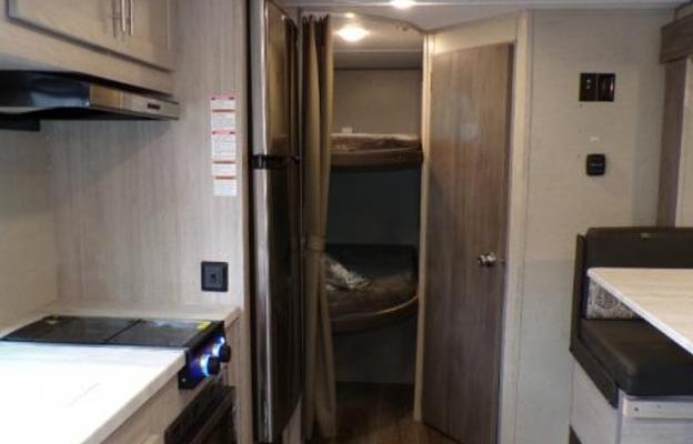2022 Coachmen RV Catalina Summit Series 8 261BHS