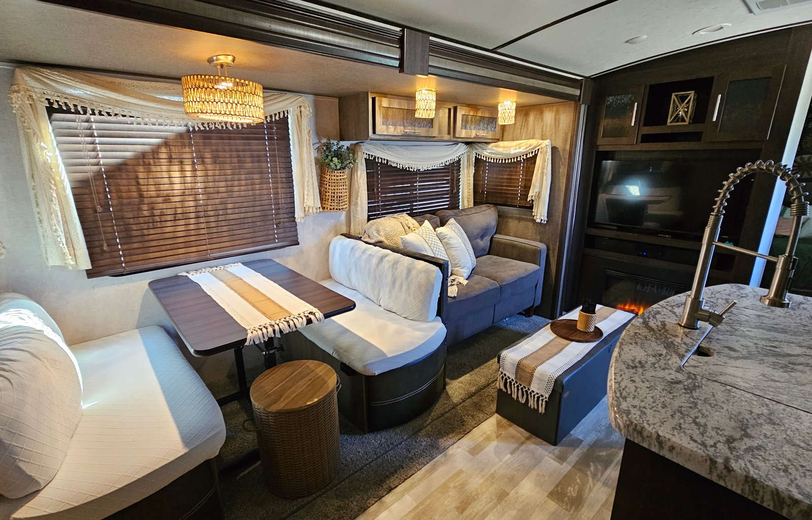 2018 Forest River Rv Surveyor 285IKLE