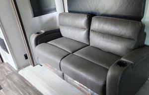 2021 Keystone RV Premier Ultra Lite 29BHPR RV rental photo 5