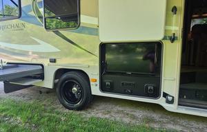 2015 Coachmen RV Leprechaun 317SA Ford 450