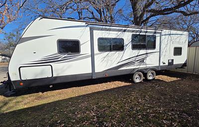 Jake and baylee's Rv pet and kid friendly!!