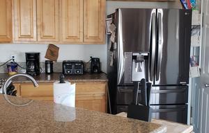 2017 2 Bed/2 Full Ba 43' 5th Wheel + Pool and Hot Tub Option + 2 Bed / 2 Ba House Option