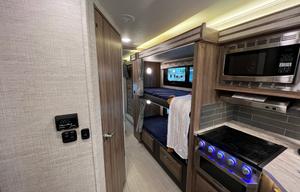 The Rock: Roomy • Bunkhouse • Family Size • WiFi