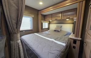 2019 Thor Motor Coach Daybreak 22DB