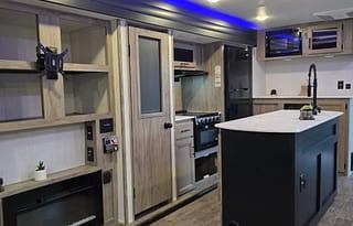 2022 Forest River RV Cherokee Alpha Wolf 26RL-L RV rental photo 3