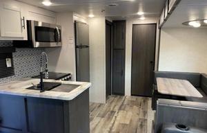 2022 CrossRoads RV Cruiser Aire CR33BHB