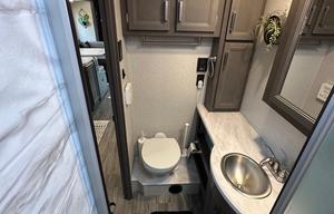 2023 Thor Luminate • Family RV + Free WiFi
