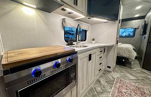 Clean&Comfortable 2023 Forest River Sunseeker LE