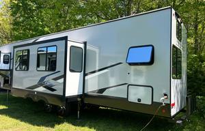 Mansion On Wheels!