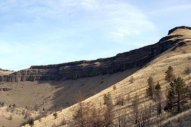 Basaltic rim rock above Mecca Flat Campground.