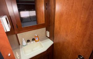 Cozy & Easy-to-Drive Class C RV