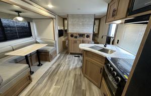 2023 Prime Time RV Avenger 24BHS