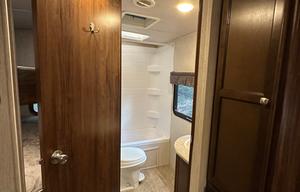 Family & Pet Friendly 28' Camper Near Campsites!