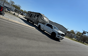 Spacious 2016 Keystone Cougar 326RDS