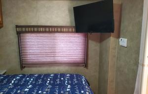 2008 Winnebago Vista 33T