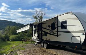 Highland Ridge Open Range Ultra Lite 31ft Sleeps 8