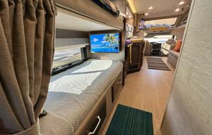 ‘Endeavor’ Loaded with Amenities + Sleeps 10!