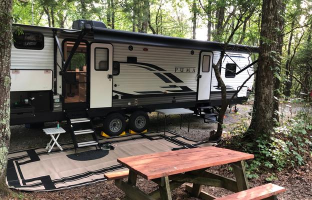 Great family camper with room