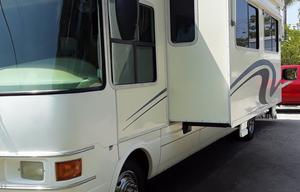 2001 Dolphin Motor Coach Dolphin A