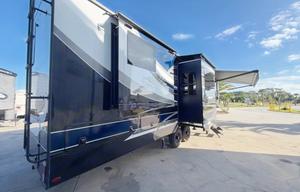 Tavares Luxury Retreat | Montana TAFL3063
