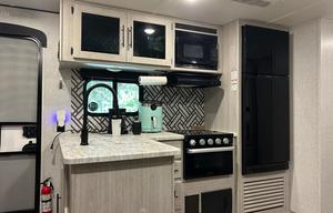 2024 Zinger ZR290KB RV rental photo 6