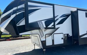 2020 Dutchmen RV Voltage V3635
