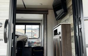 2022 Dutchmen RV Coleman Lantern LT Series 262BH