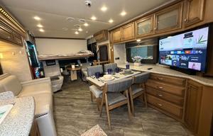 A-6 Newmar  33' , King Bed, Easy-Drive — Sleeps 5
