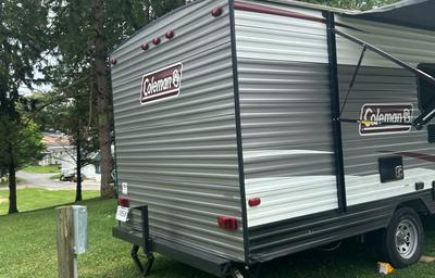 2020 Dutchmen RV Coleman Lantern LT Series 17FQ RV rental photo 3
